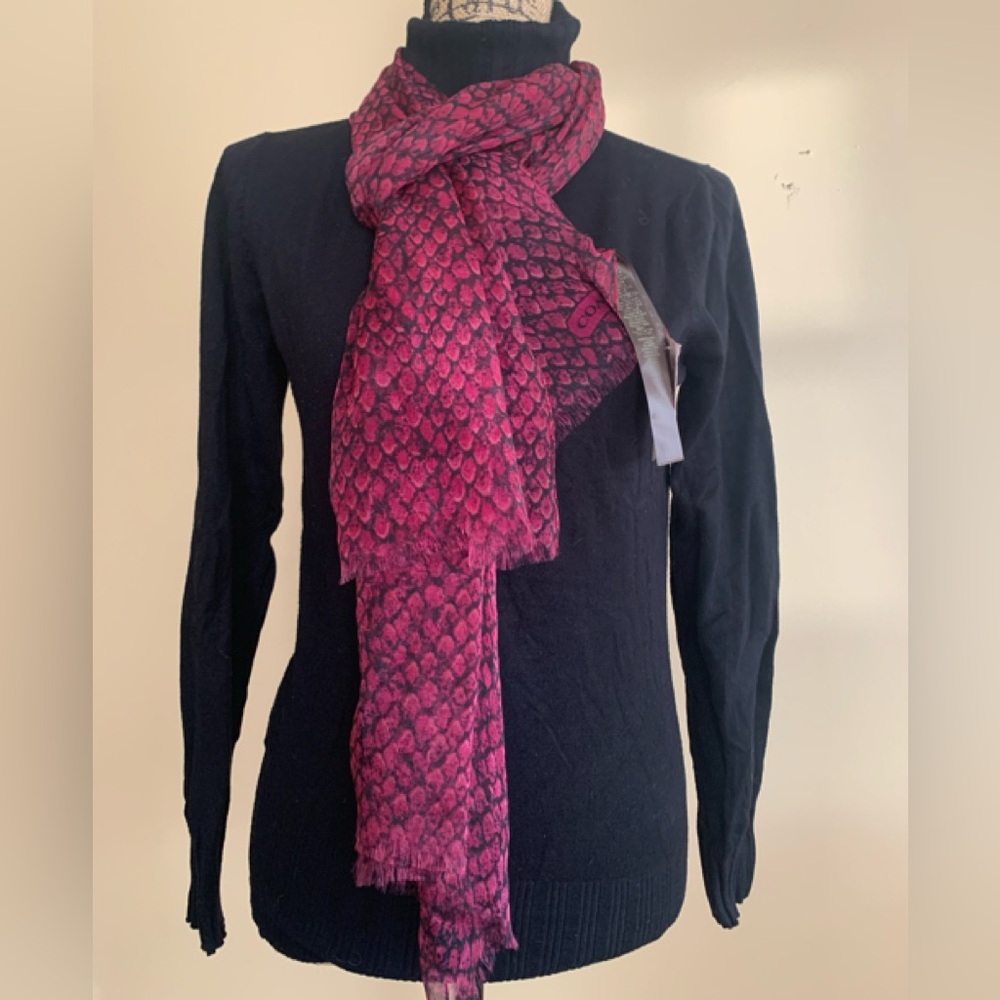 COACH deep mauve/purple larger print ladies lightweight sheer scarf NWT